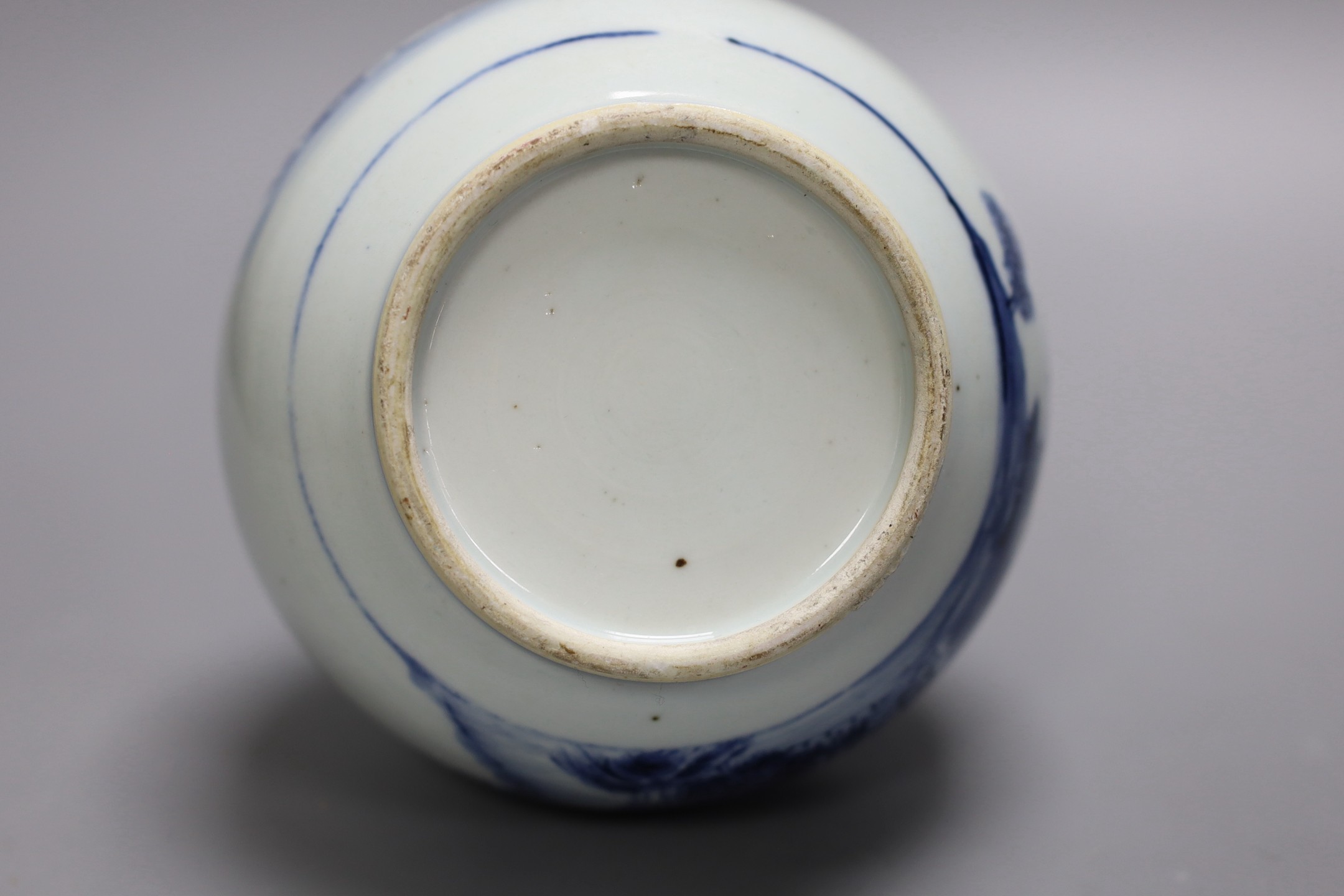 A Chinese Qianlong blue and white garlic neck vase and a famille rose bowl, 18th century, bowl diameter 26cm